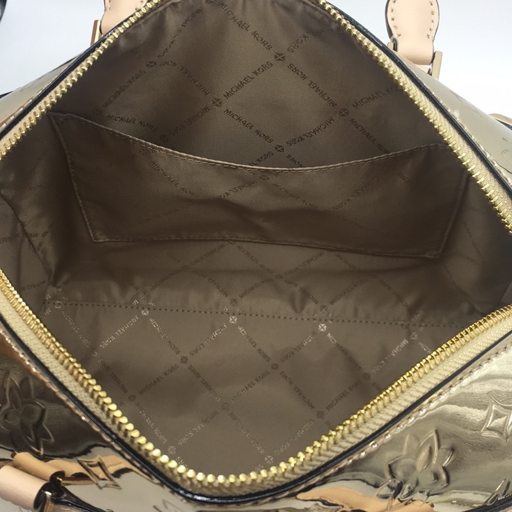 MICHAEL KORS KARA LG DUFFLE SATCHEL PALE GOLD - Picture 16 of 16